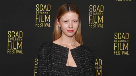 mia goth lesbian|Mia Goth on How 'Pearl' Changed Her, Previews 'MaXXXine'.